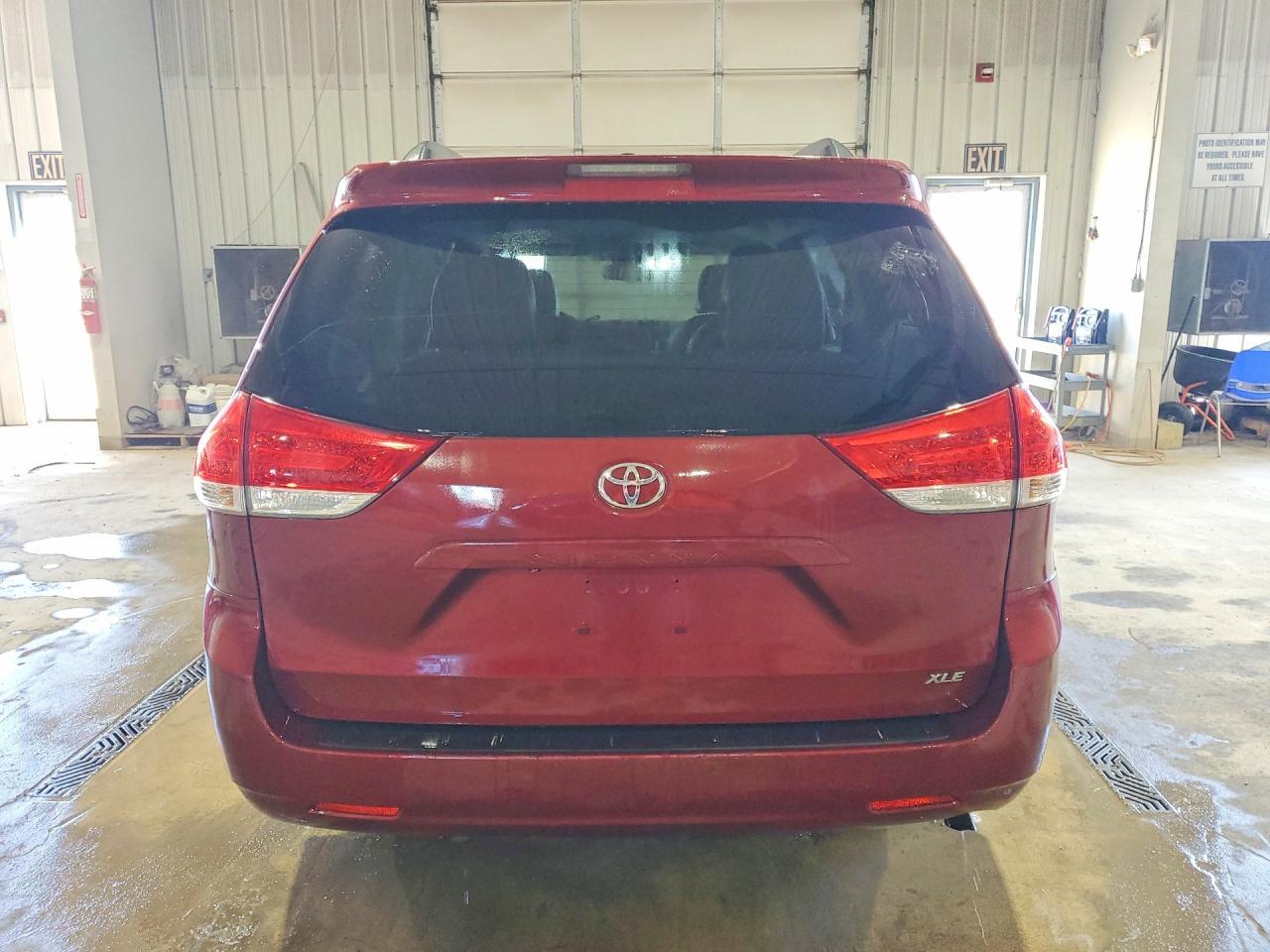2012 Toyota Sienna Xle 8-Passenger - Image 6