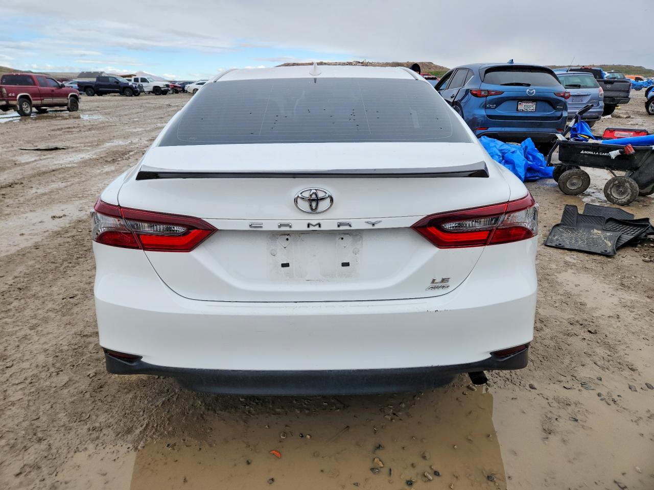 2022 Toyota Camry Le - Фото 6