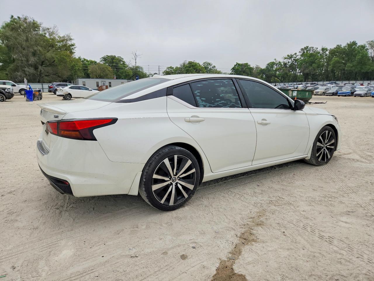 2019 Nissan Altima 2.5 Sr - Image 3