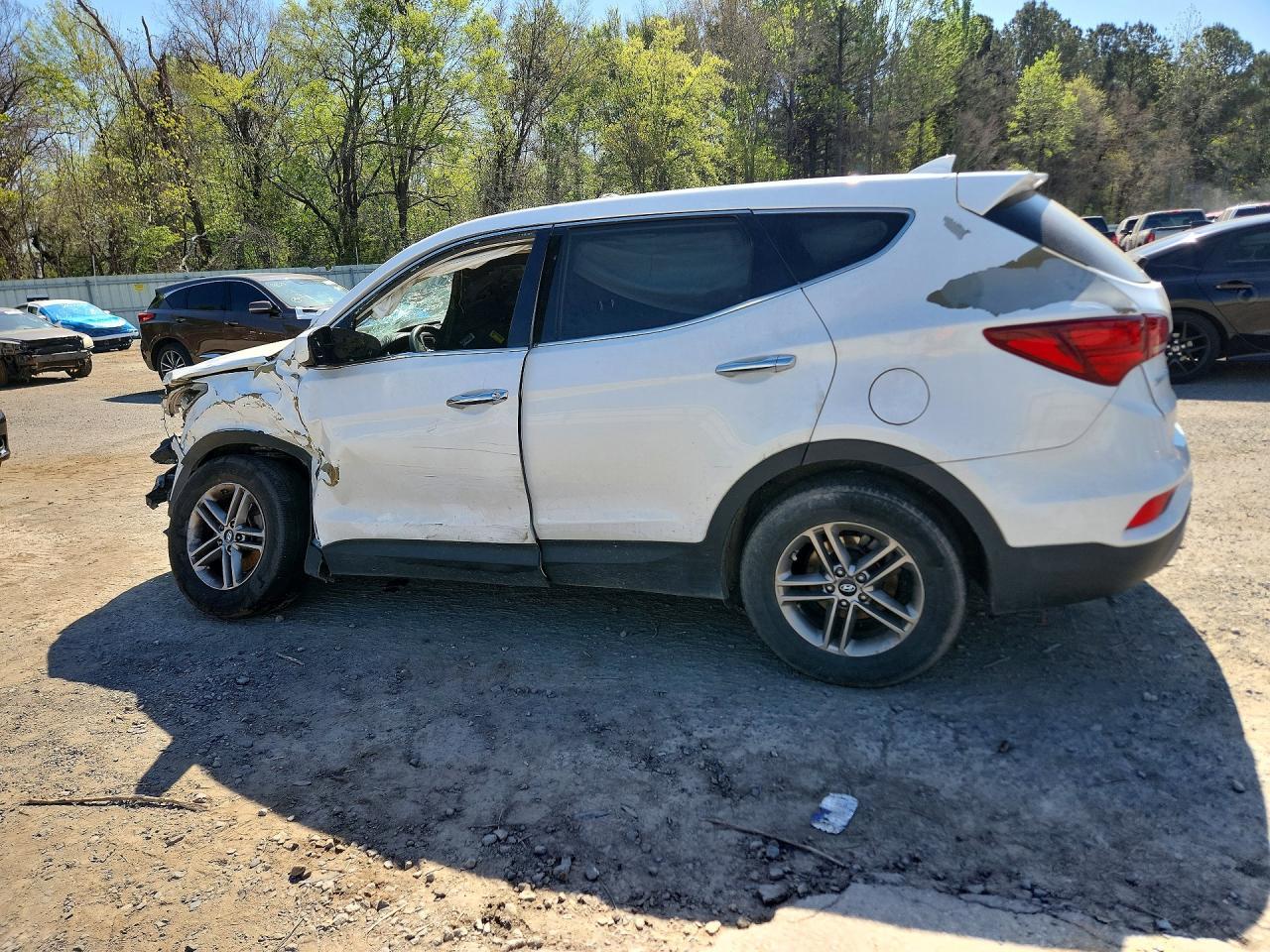2017 Hyundai Santa Fe Sport 2.4L - Image 2