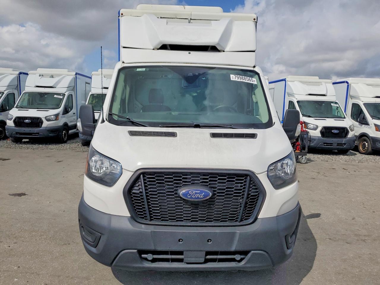 2020 Ford Transit Delivery Truck - Фото 5