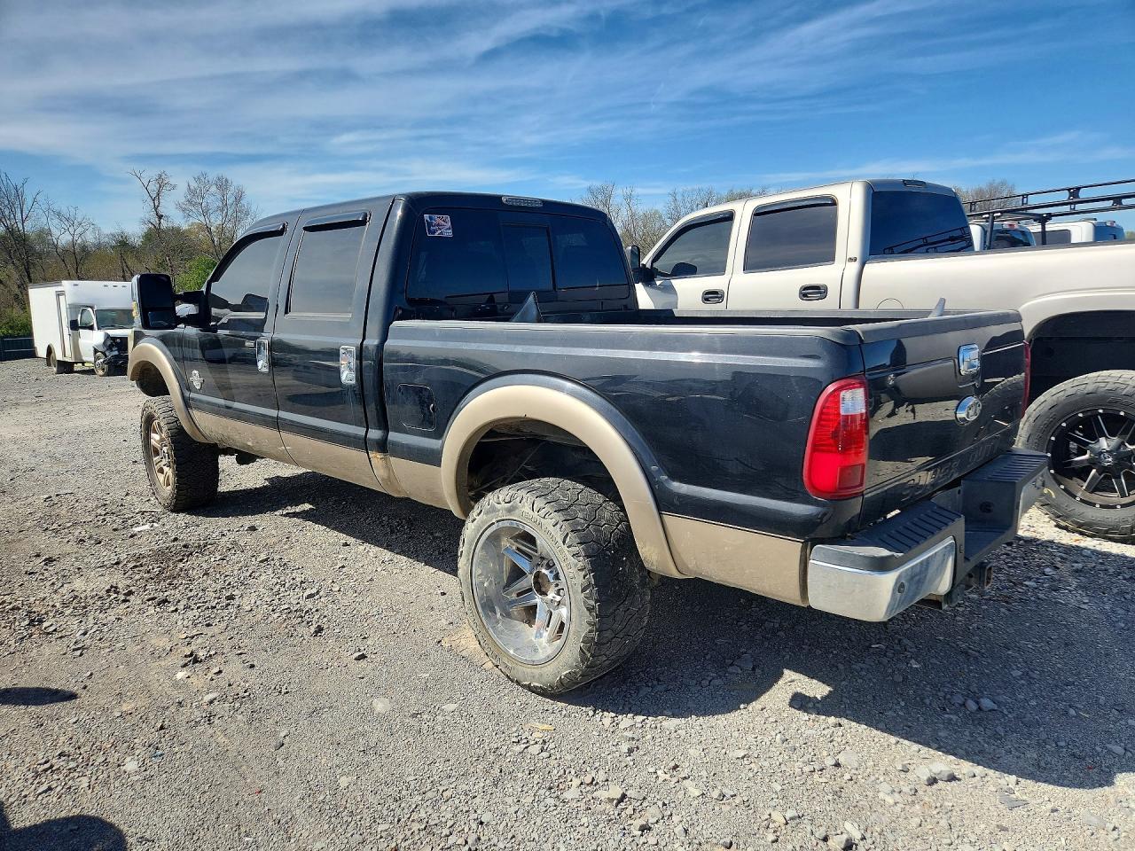 2013 Ford F350 Super Duty - Фото 2