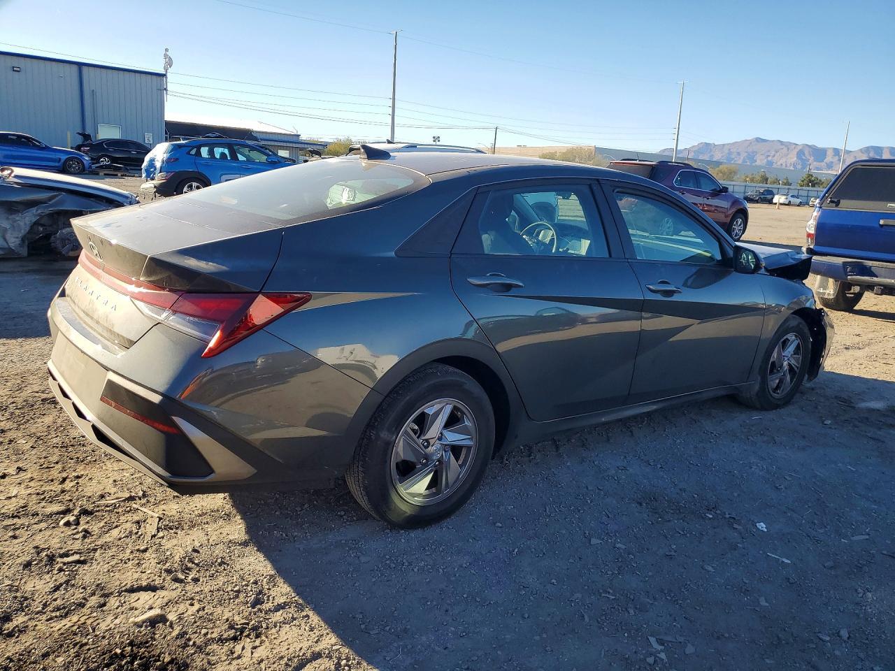 2024 Hyundai Elantra Se - Фото 3