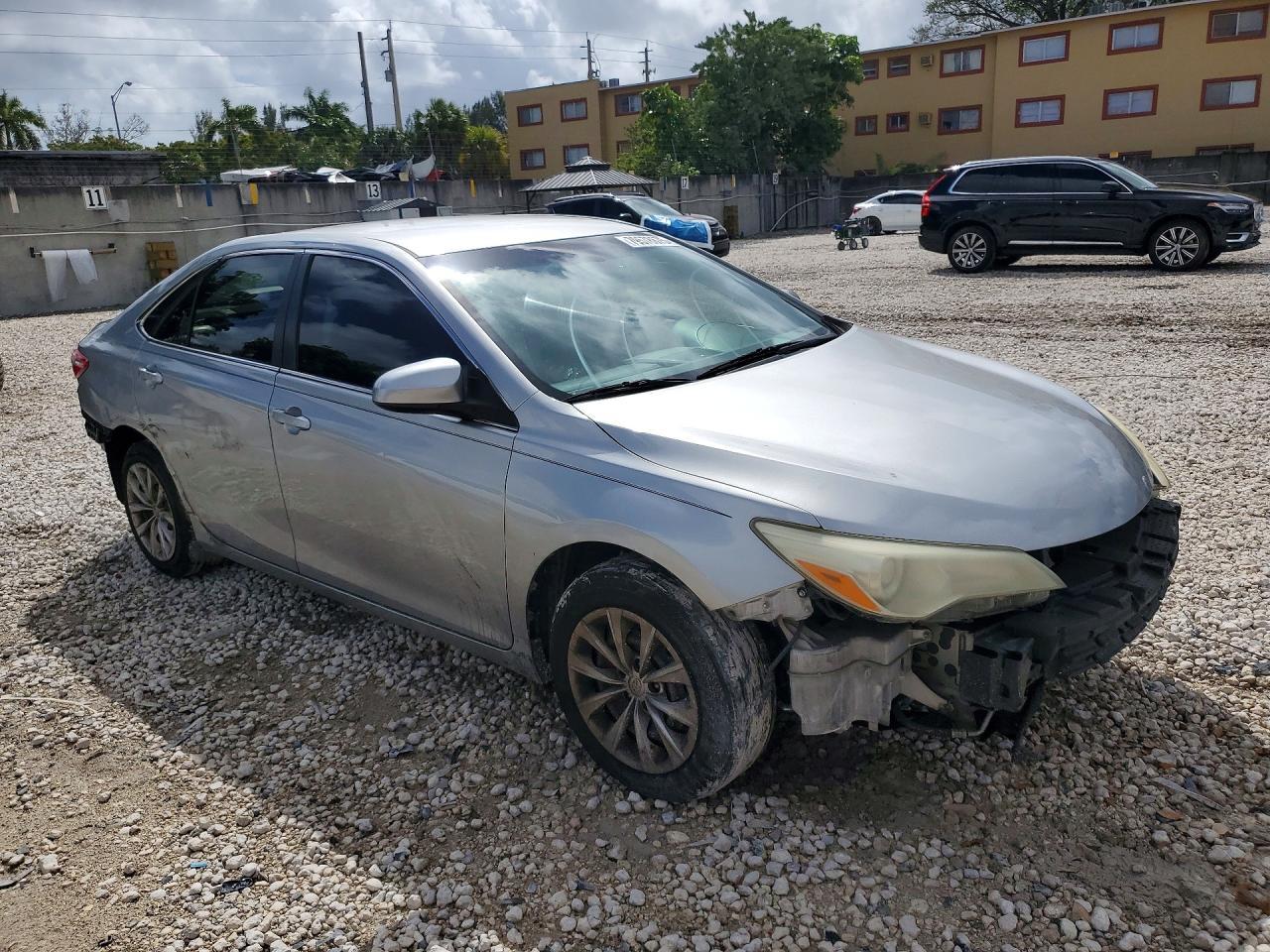 2015 Toyota Camry Le - Фото 4