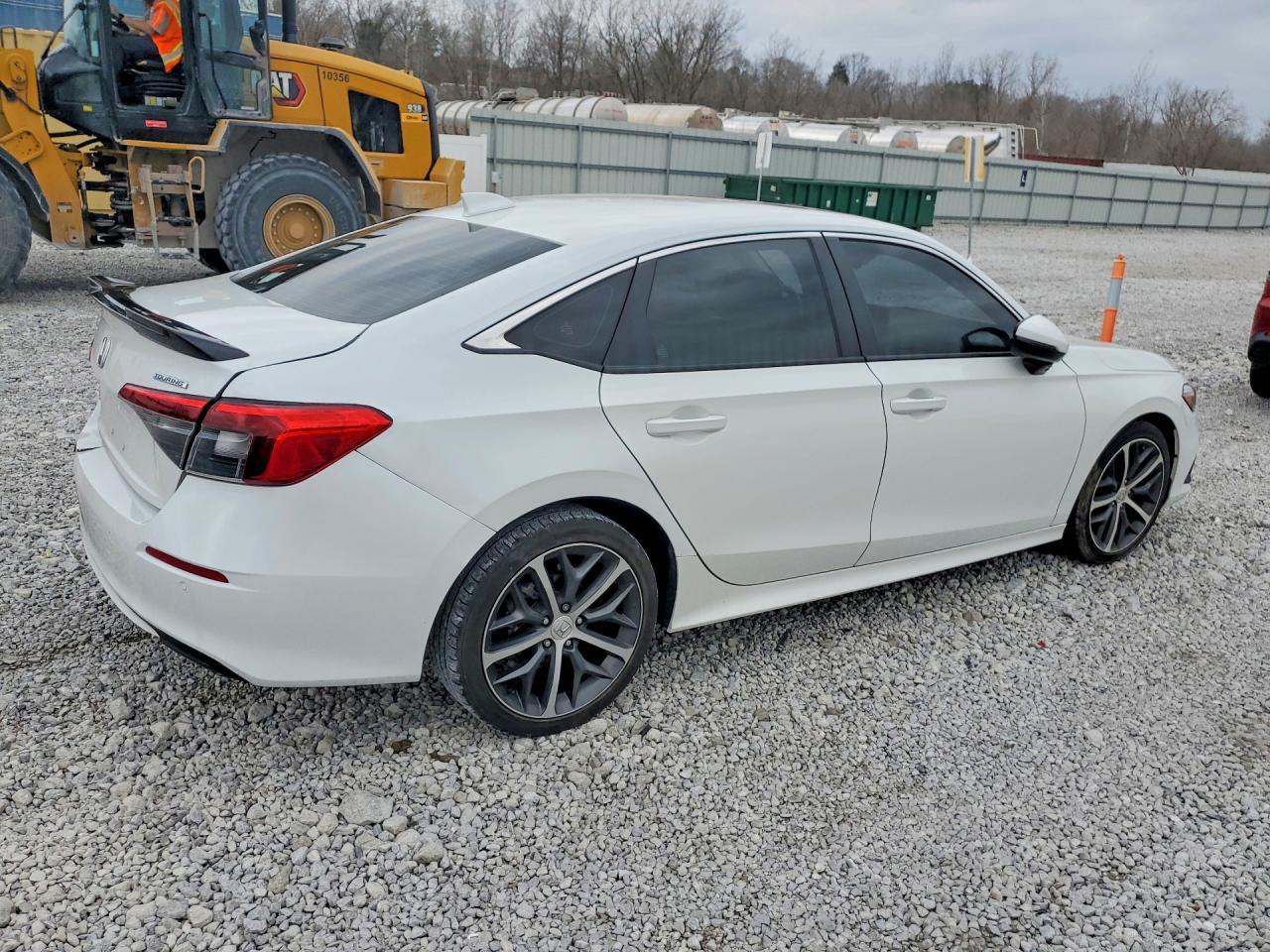 2023 Honda Civic Touring - Фото 3