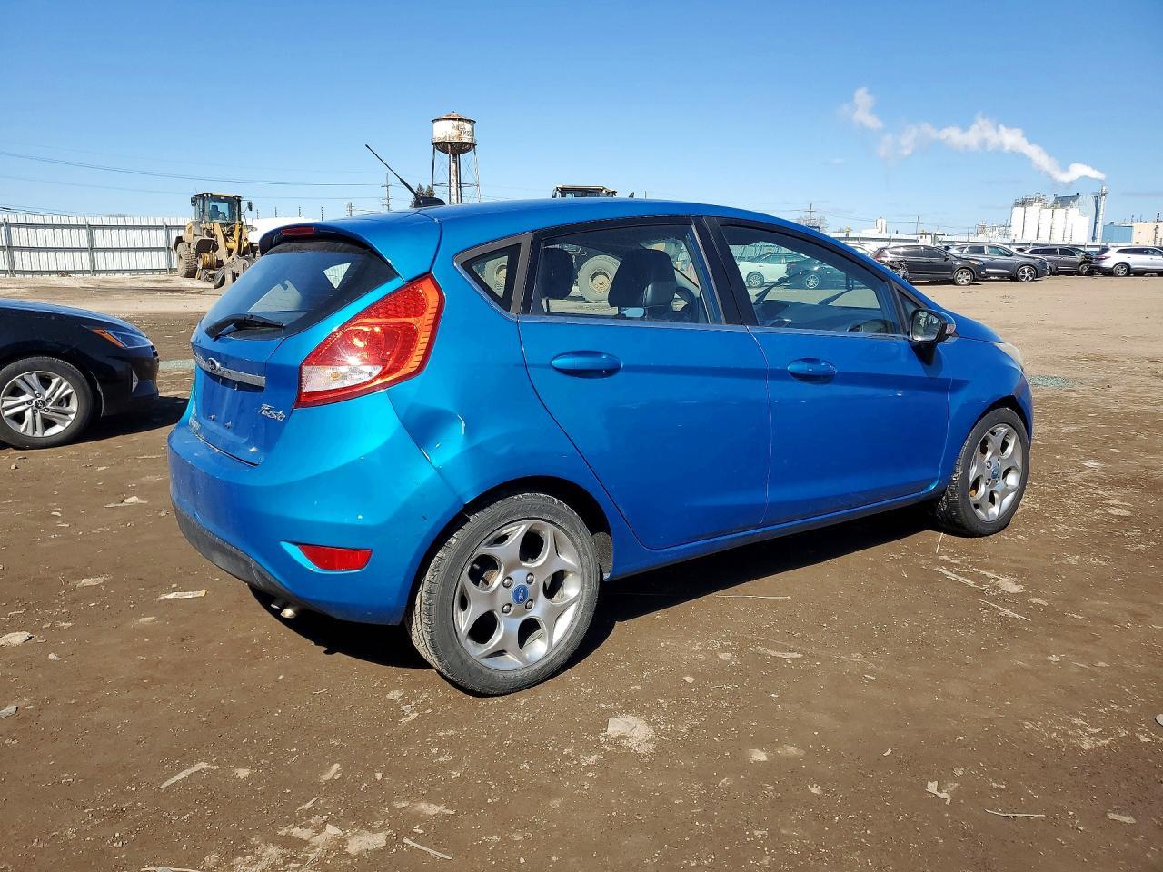 2013 Ford Fiesta Titanium - Фото 3