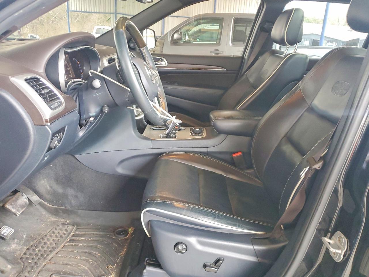 2014 Jeep Grand Cherokee Overland - Image 7