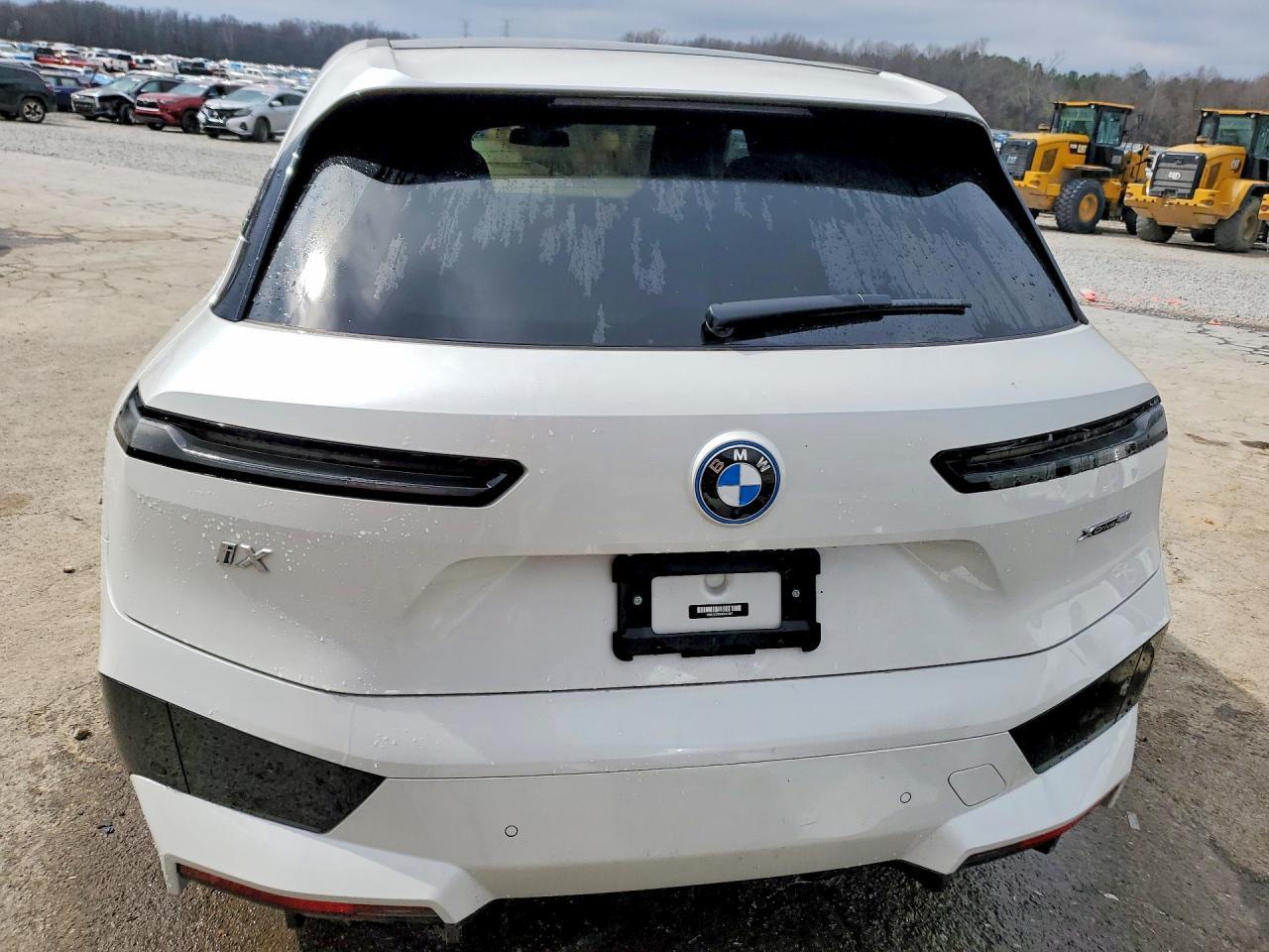 2022 BMW Ix xDrive50 - Фото 6