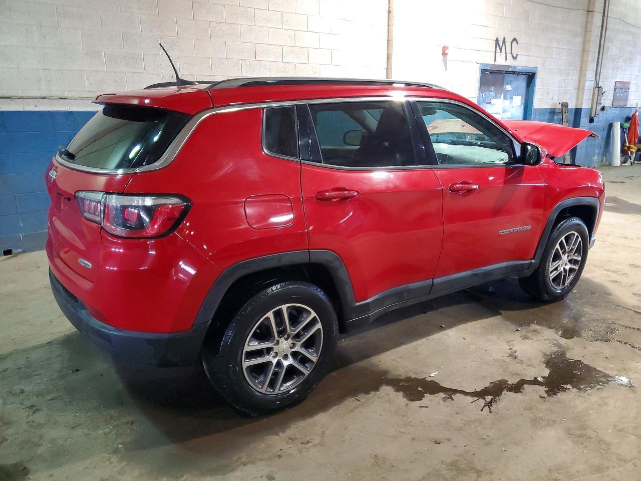 2018 Jeep Compass Latitude - Image 3