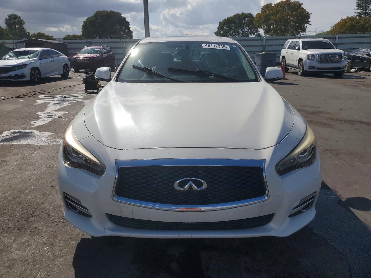 2016 Infiniti Q50 3.0T Premium - Image 5