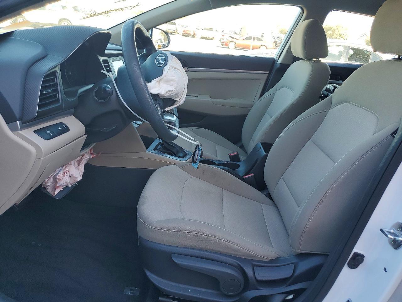 2020 Hyundai Elantra Se - Фото 7
