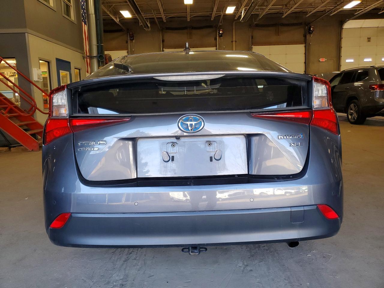 2020 Toyota Prius Xle Awd-E - Фото 6