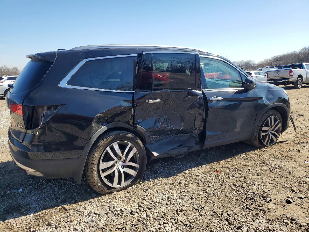 2017 Honda Pilot Elite - Фото 3