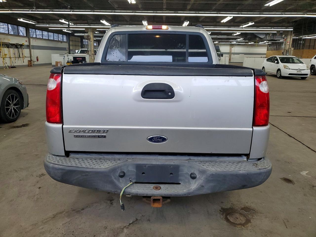 2005 Ford Explorer Sport Trac - Фото 6