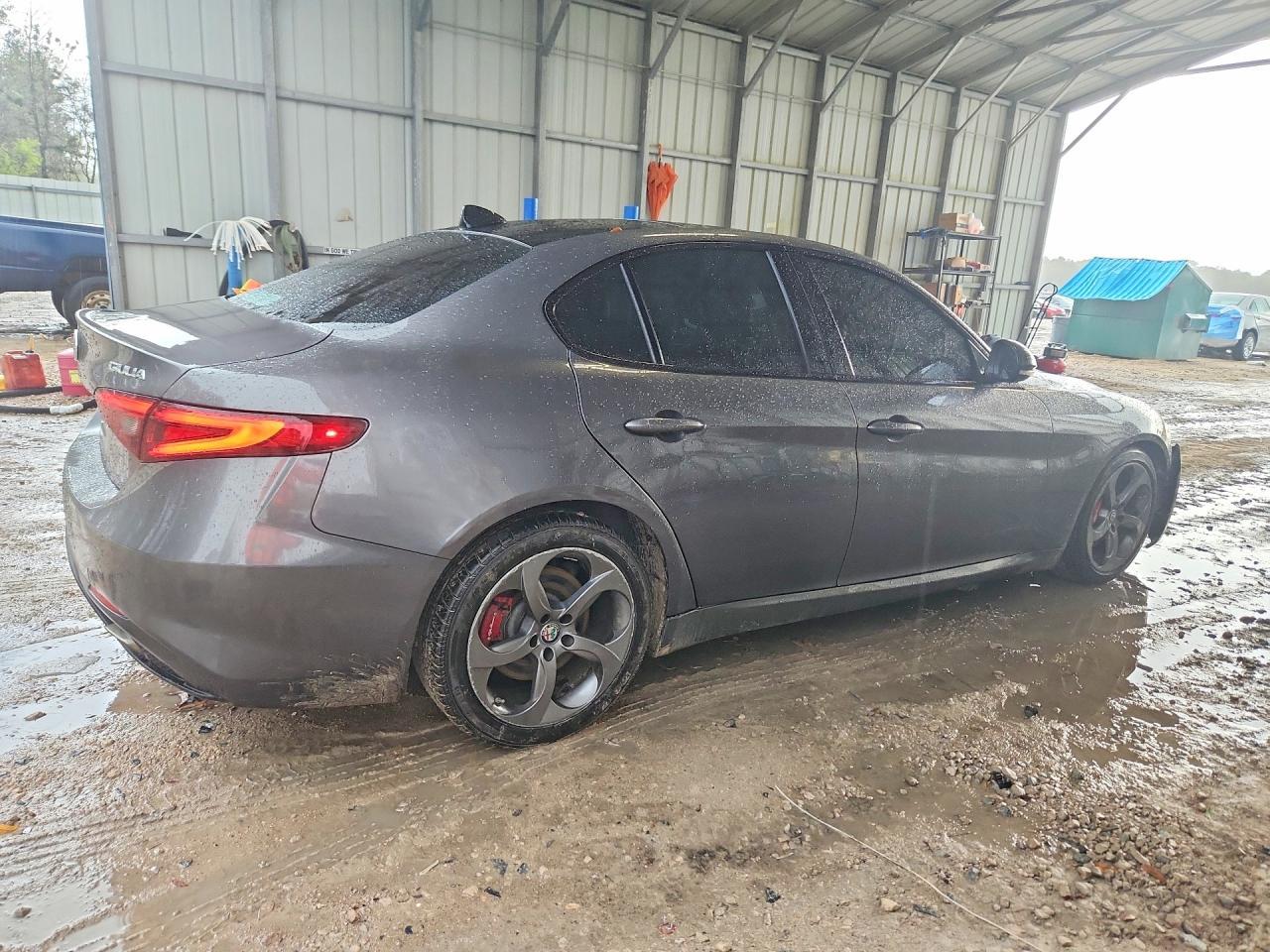 2018 Alfa Romeo Giulia - Фото 3