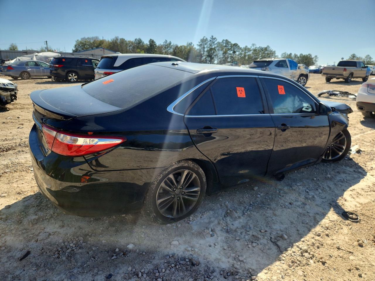 2015 Toyota Camry Se - Image 3