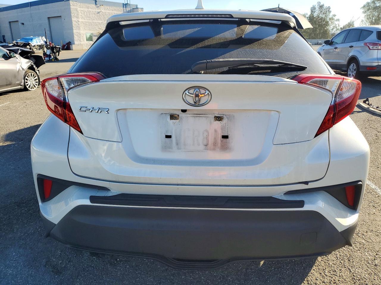 2021 Toyota C-Hr Xle - Фото 6