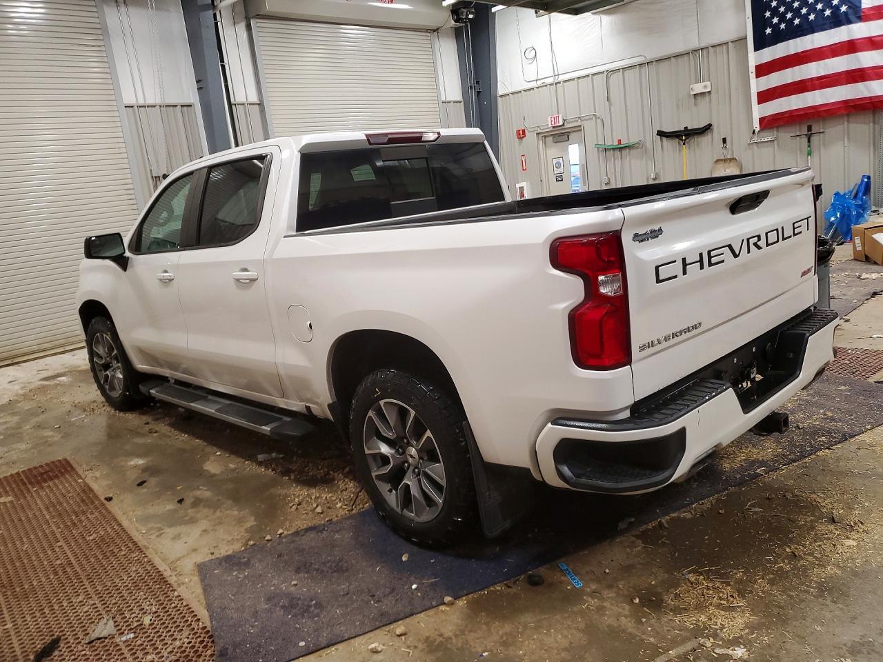 2020 Chevrolet Silverado K1500 Rst - Image 2