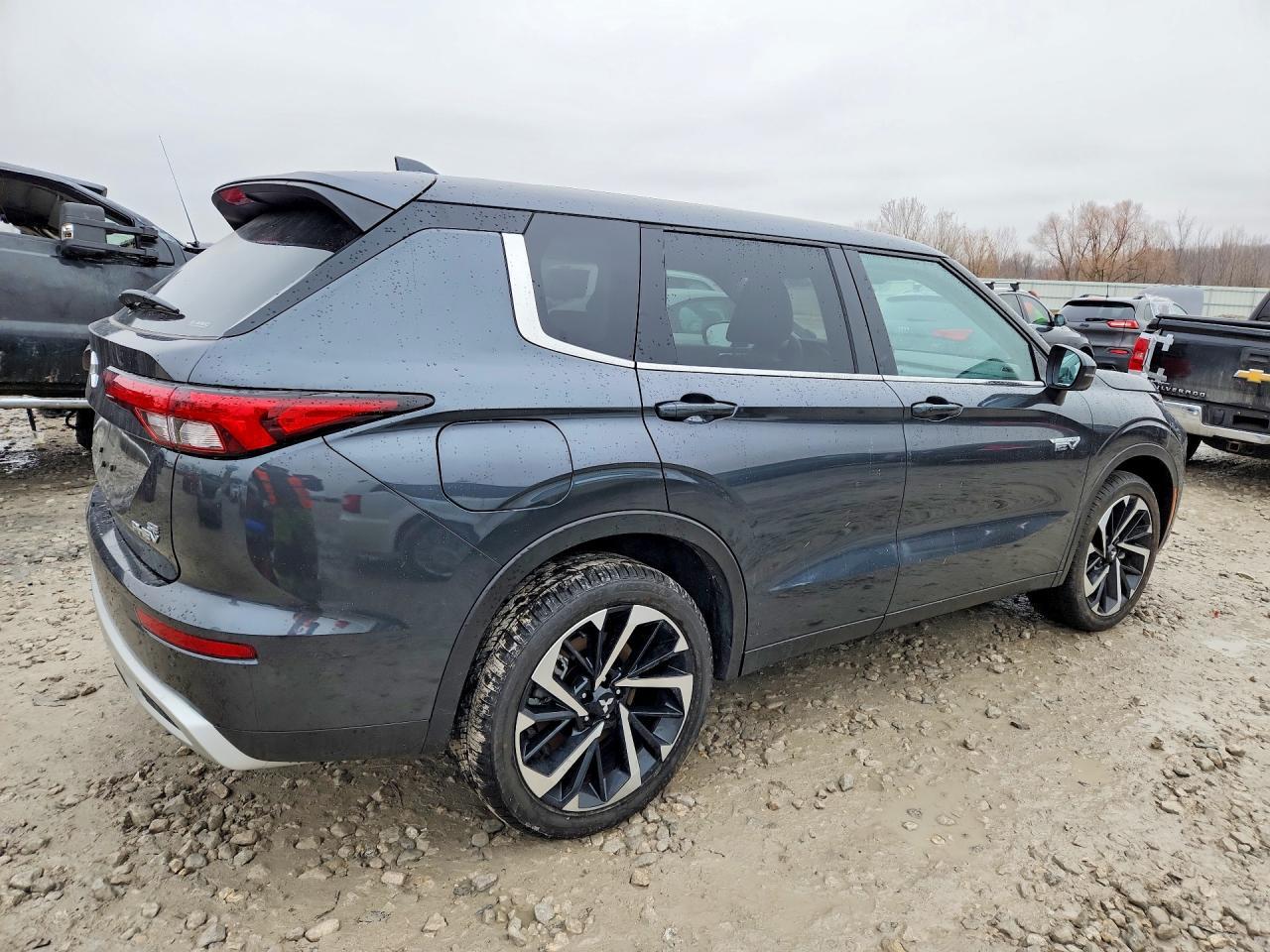 2025 Mitsubishi Outlander Se - Фото 3