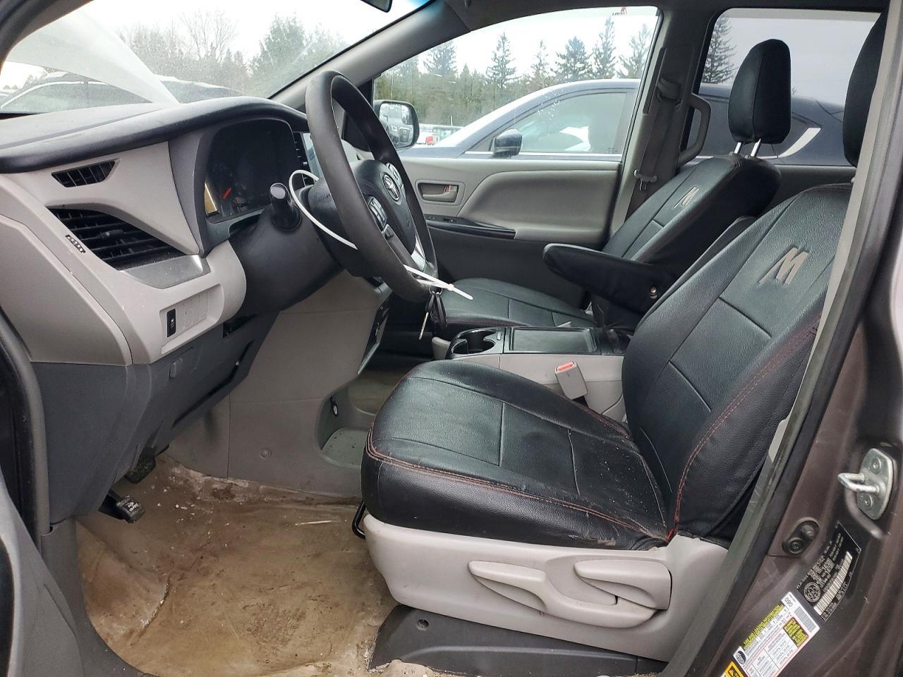 2015 Toyota Sienna L 7-Passenger - Image 7