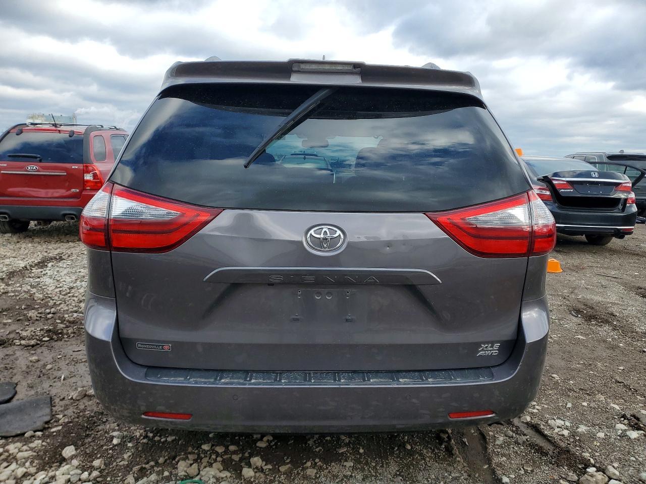 2020 Toyota Sienna Xle Premium 7-Passenger - Фото 6
