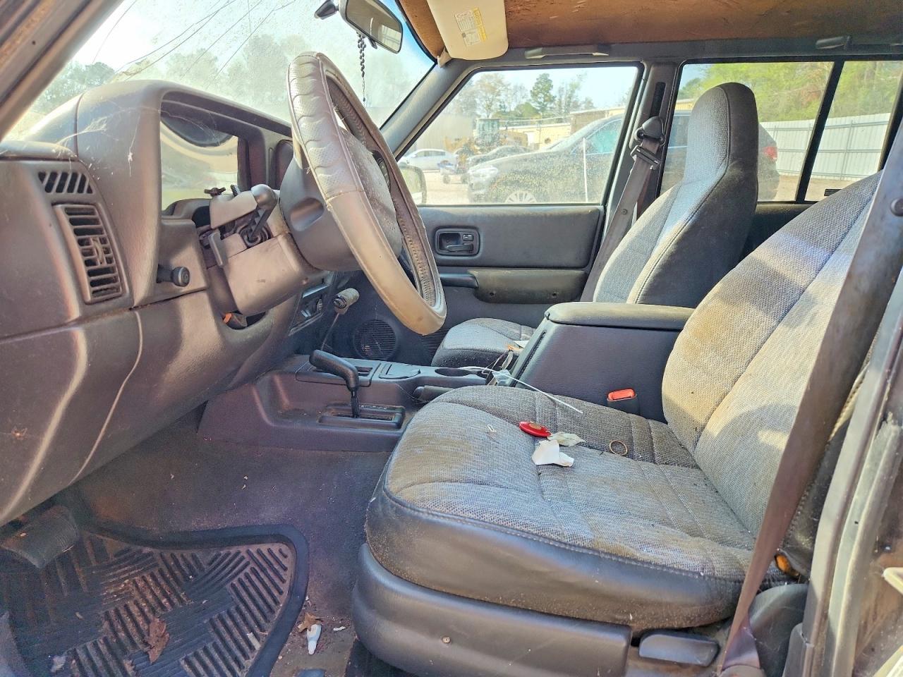 2001 Jeep Cherokee Sport - Image 7