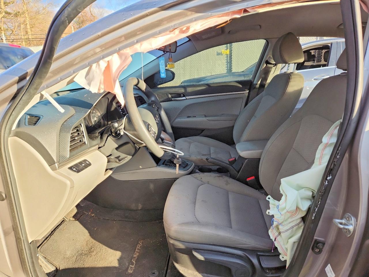 2020 Hyundai Elantra Se - Image 7