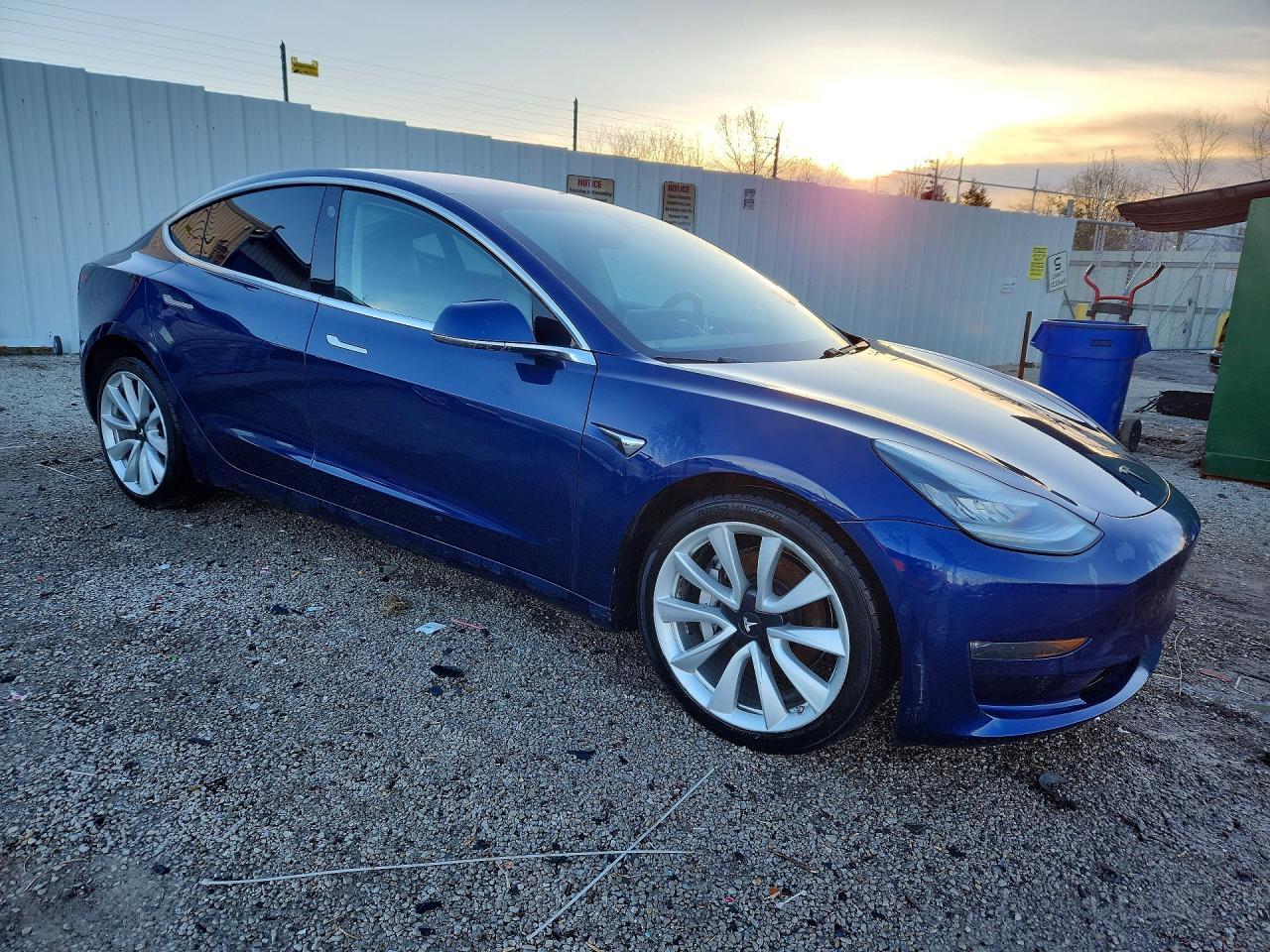 2018 Tesla Model 3 - Фото 4