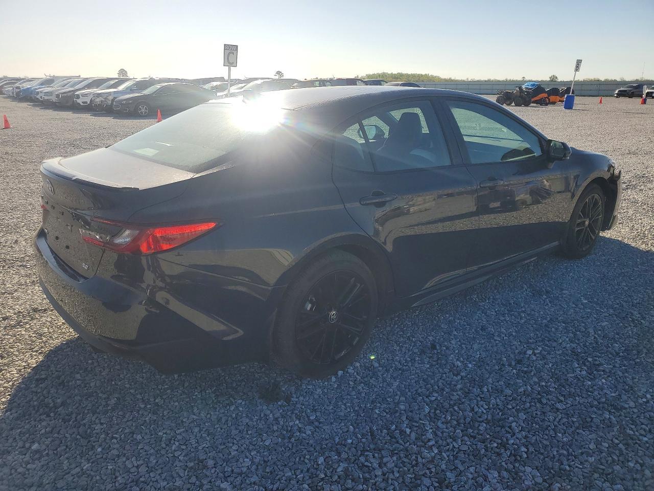 2026 Toyota Camry Se - Фото 3