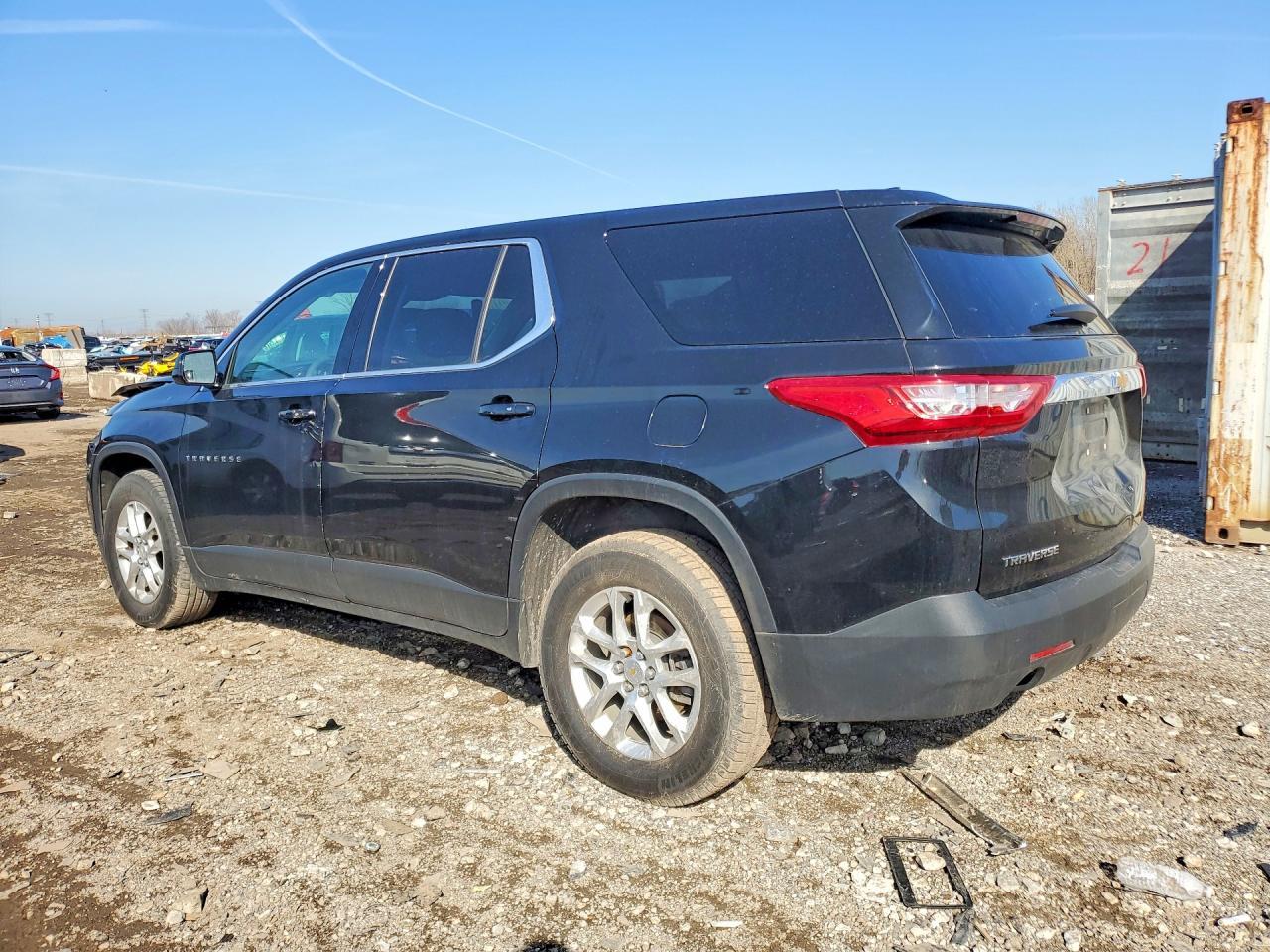2018 Chevrolet Traverse Ls - Image 2