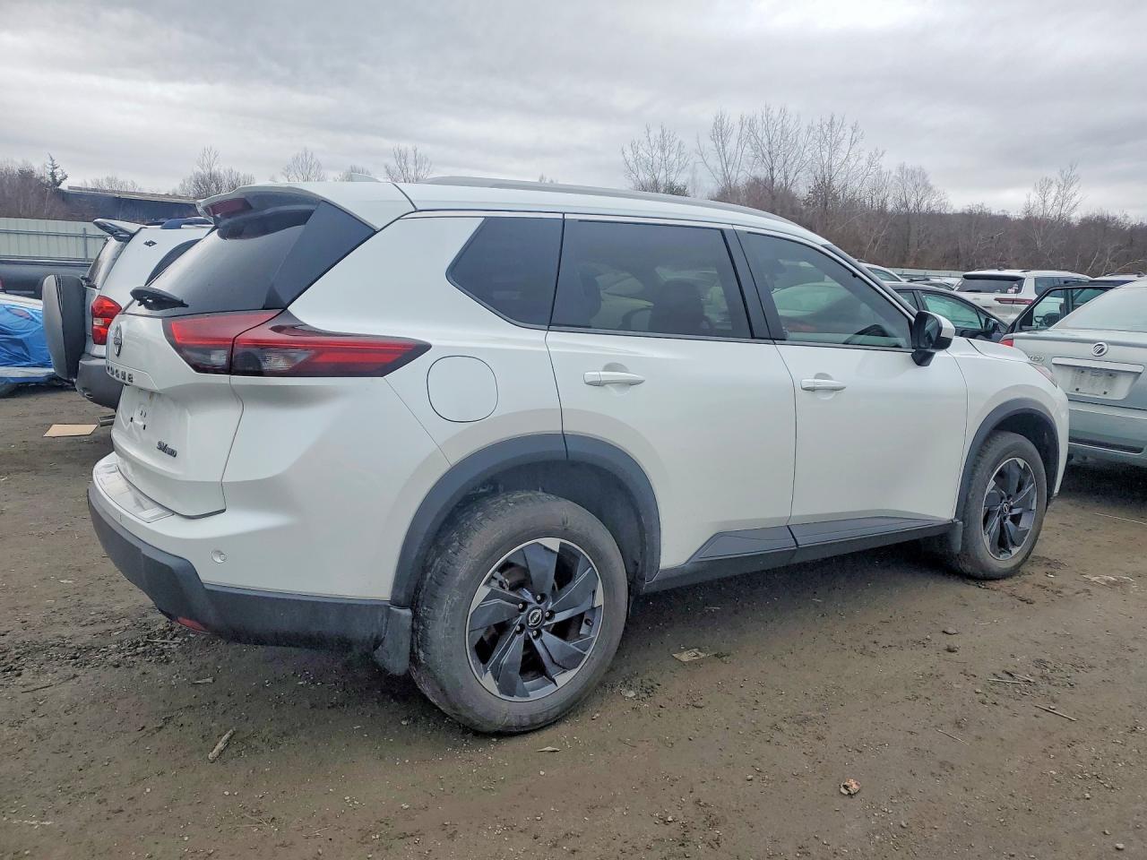 2024 Nissan Rogue Sv - Фото 3