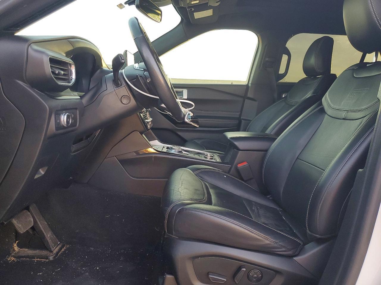 2022 Ford Explorer St - Image 7