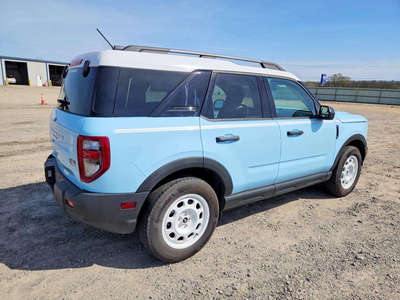 2025 Ford Bronco Sport Heritage - Image 3
