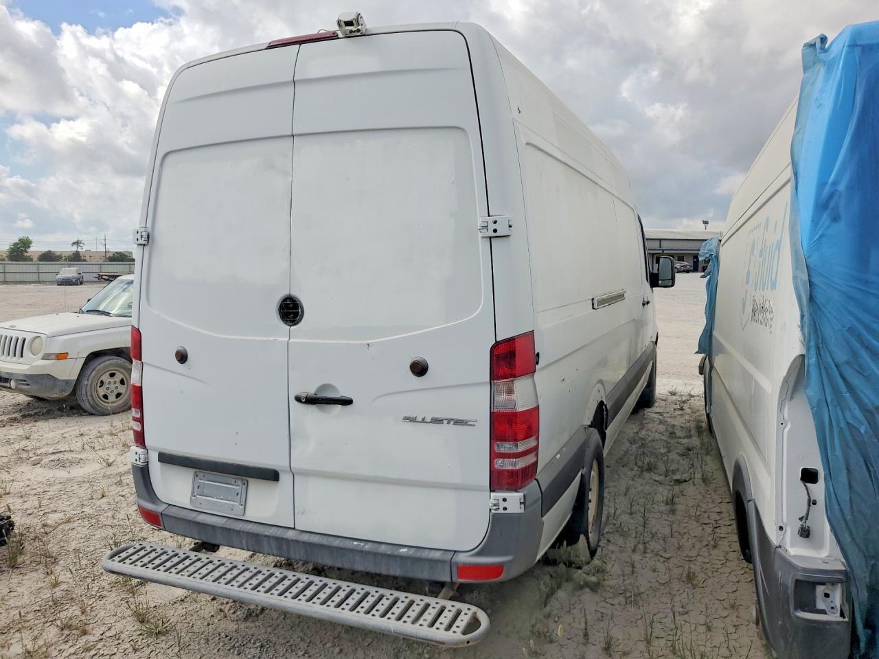 2015 Mercedes-Benz Sprinter 2500 - Image 3