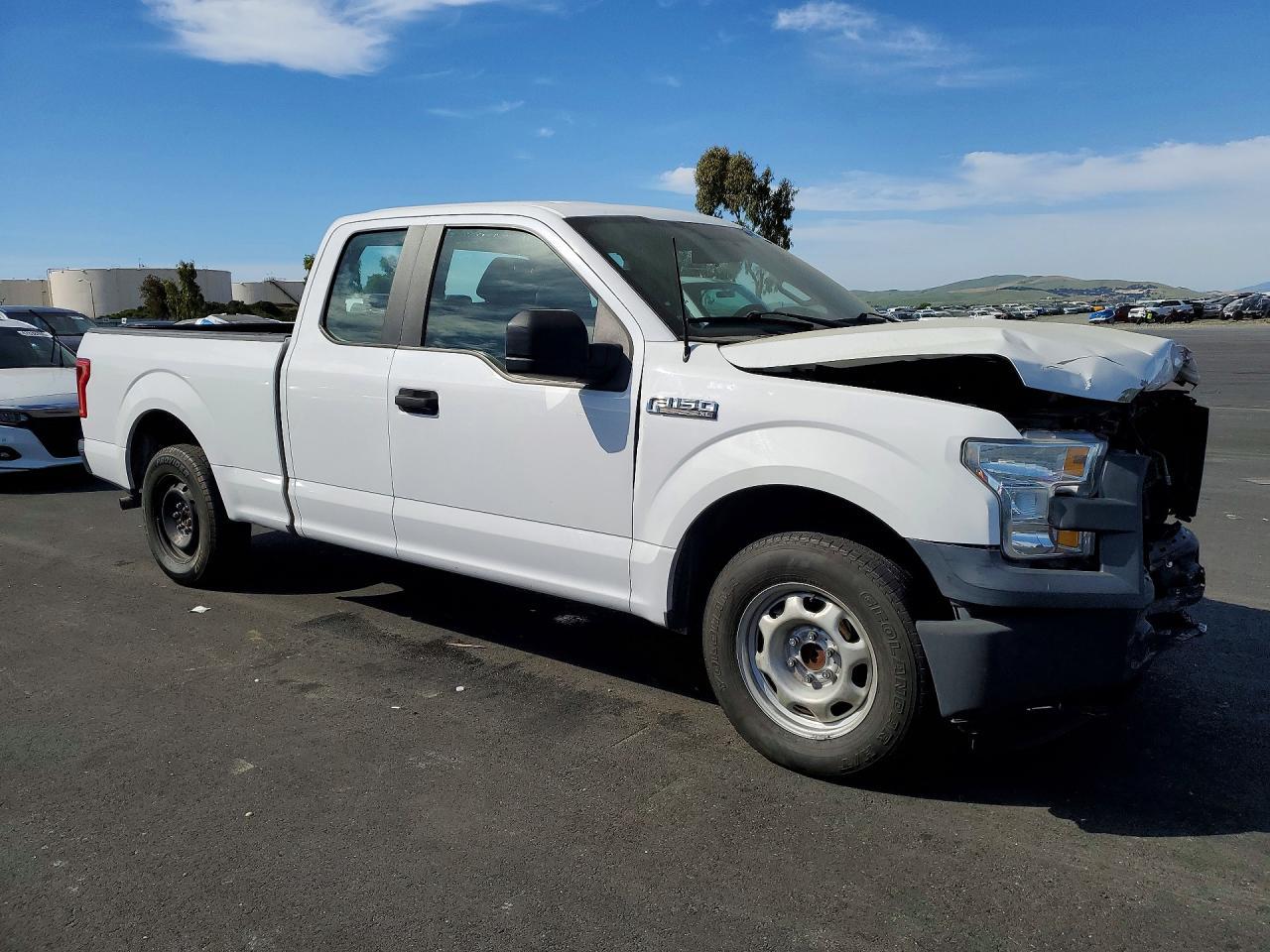2016 Ford F150 Super Cab - Image 4