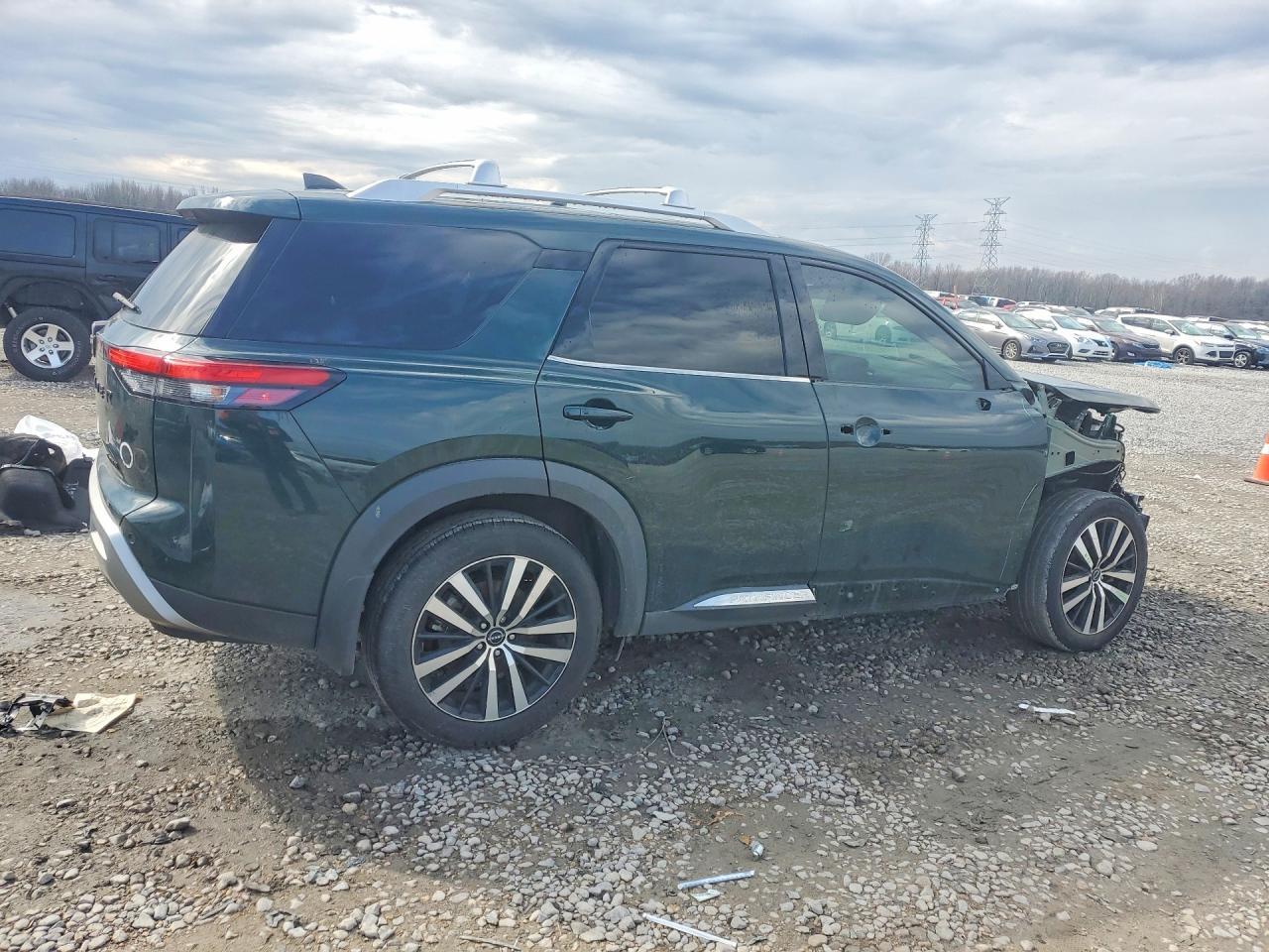 2023 Nissan Pathfinder Platinum - Фото 3