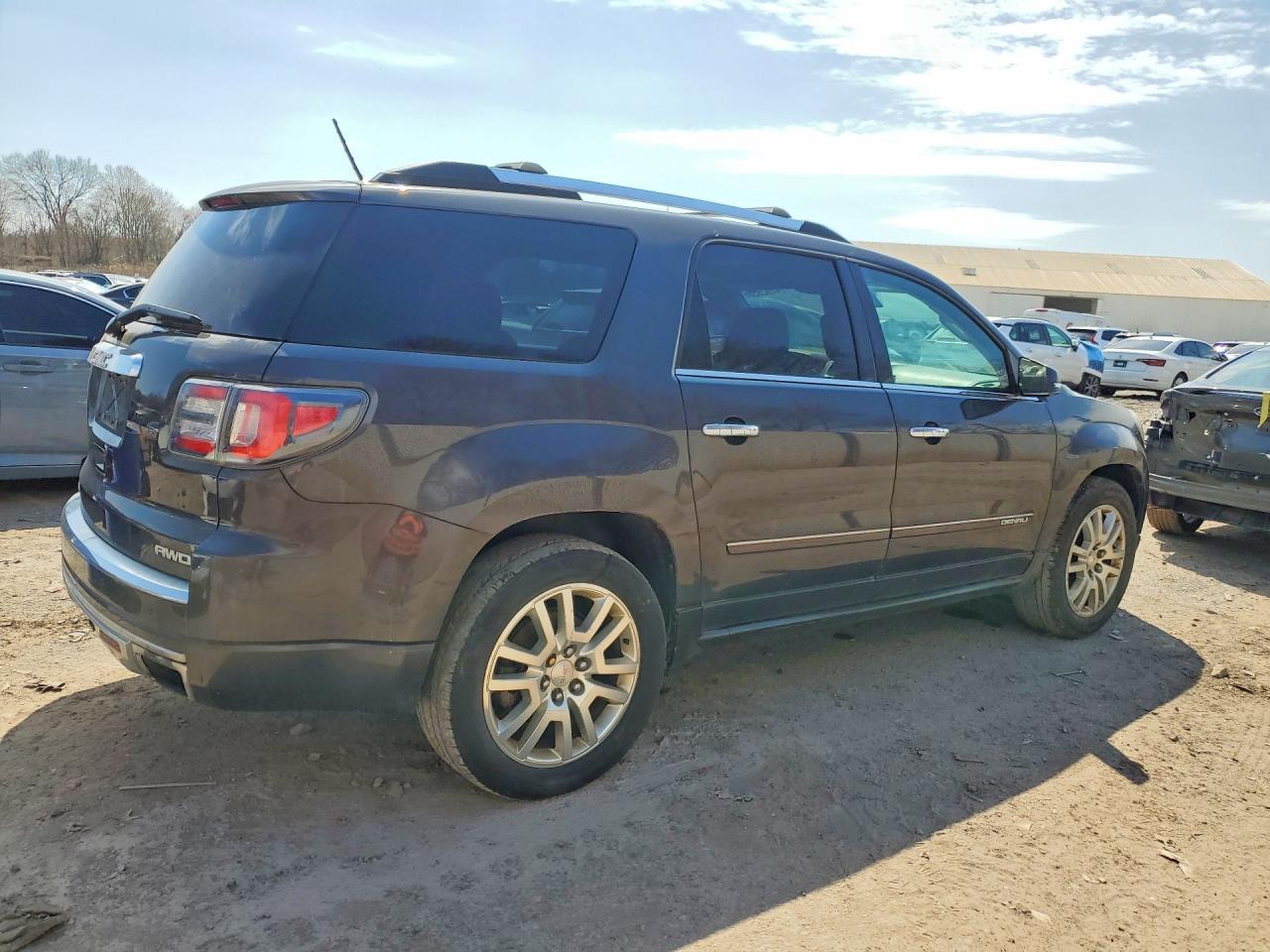 2015 GMC Acadia Denali - Фото 3