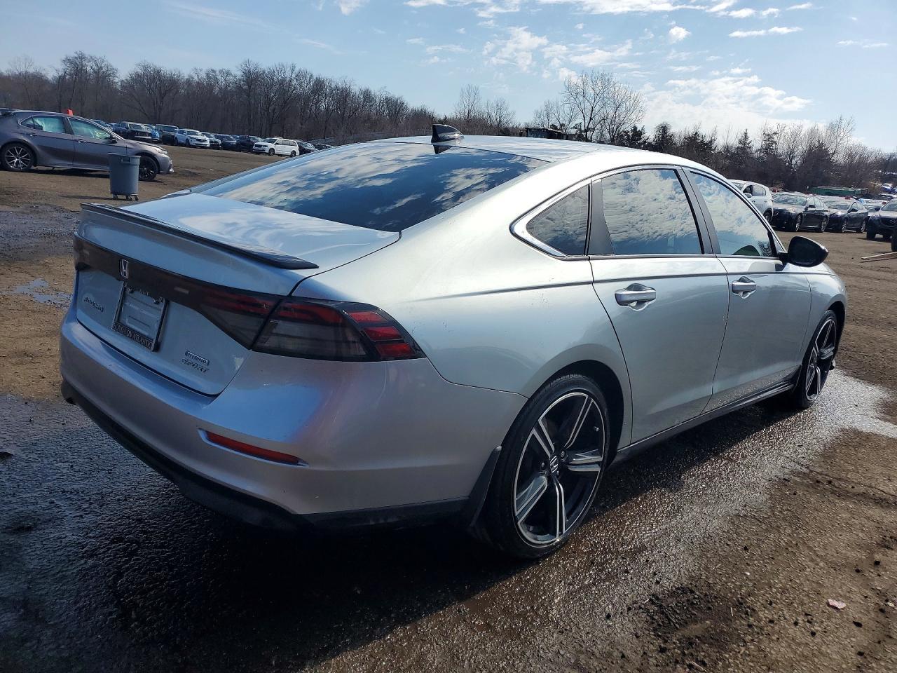 2024 Honda Accord Hybrid Sport - Image 3