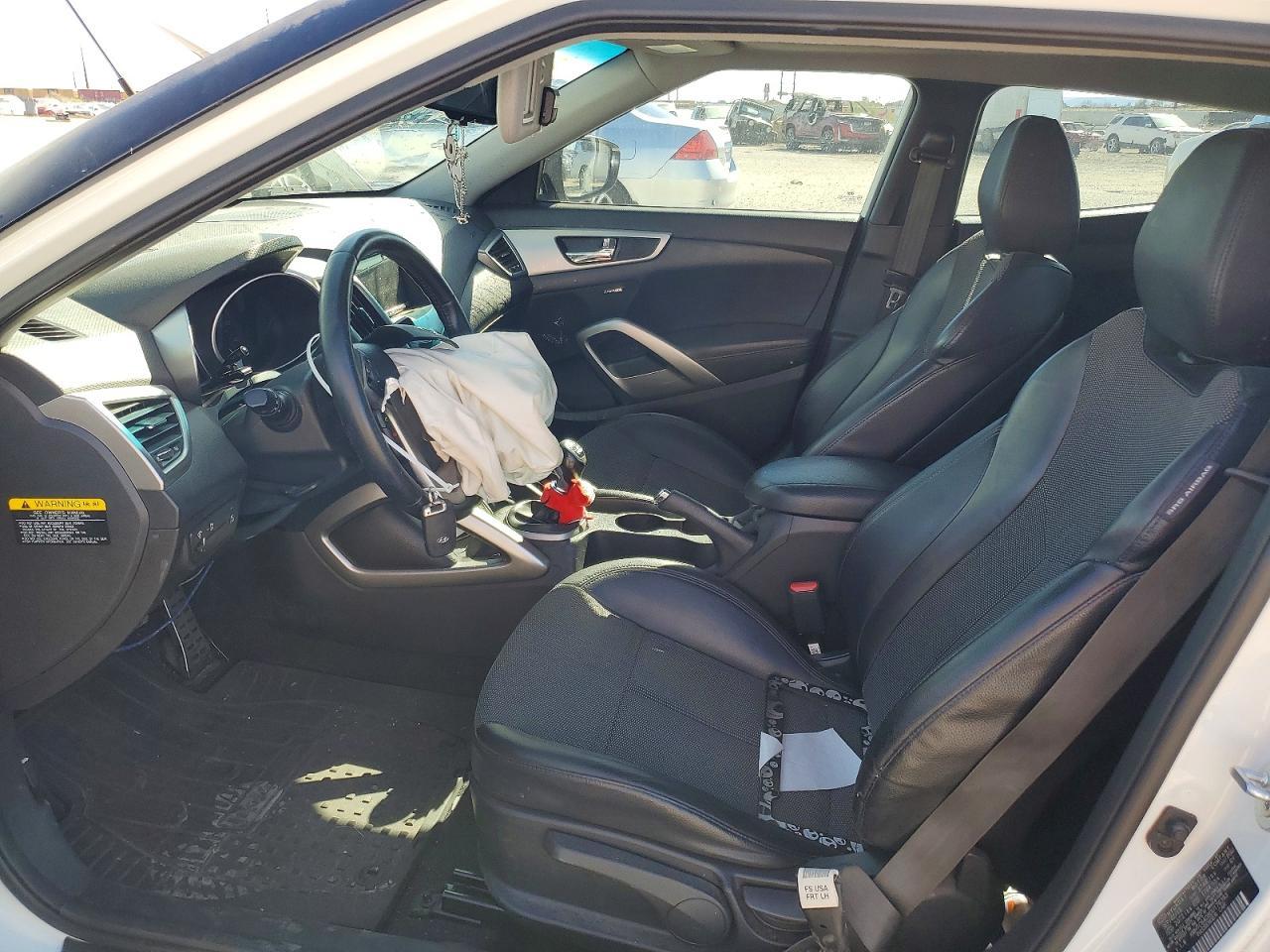 2013 Hyundai Veloster Base - Фото 7