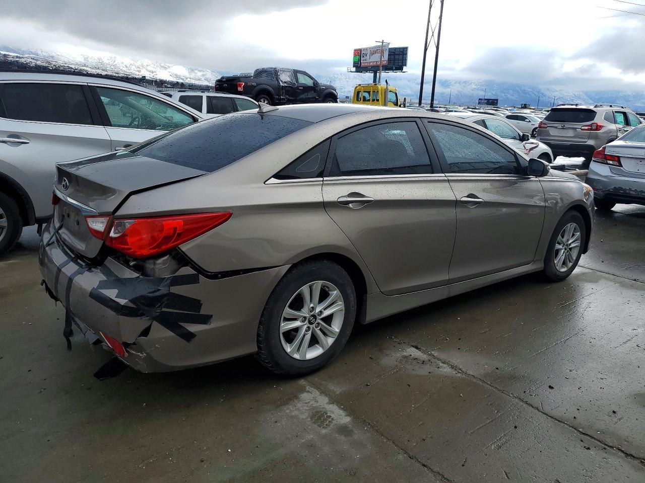 2014 Hyundai Sonata Gls - Image 3