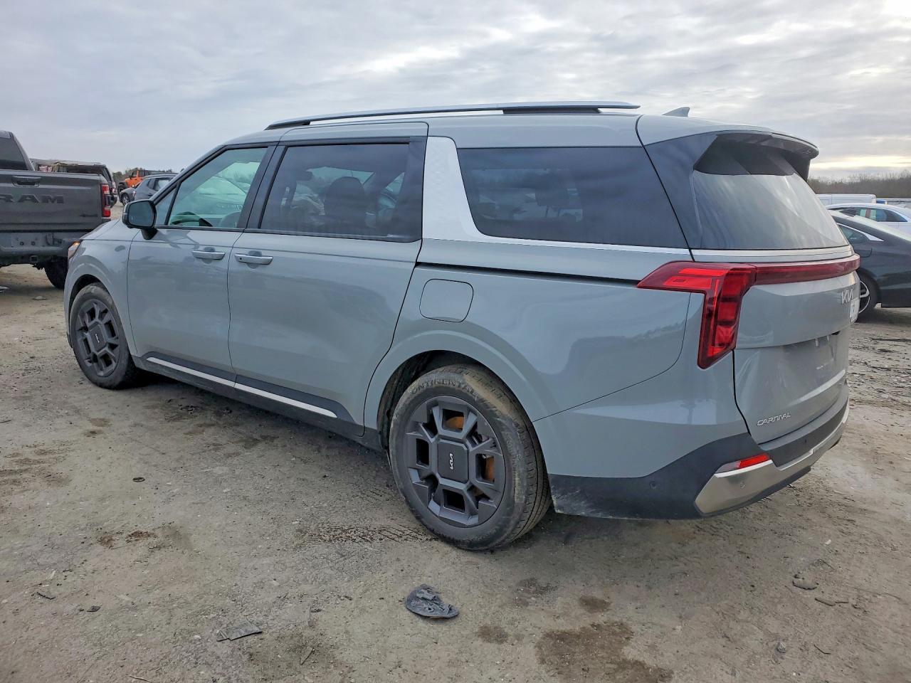 2025 Kia Carnival Sx - Image 2