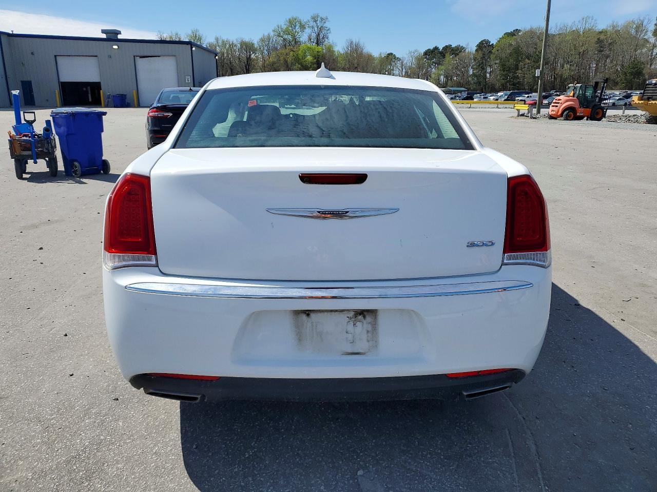 2017 Chrysler 300 Limited - Image 6