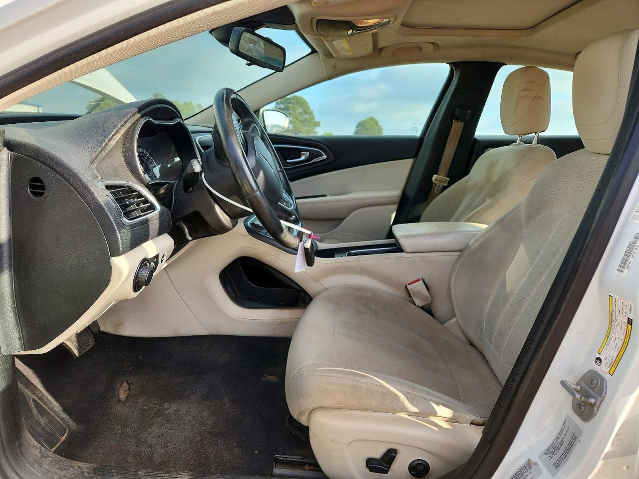 2015 Chrysler 200 Limited - Фото 7