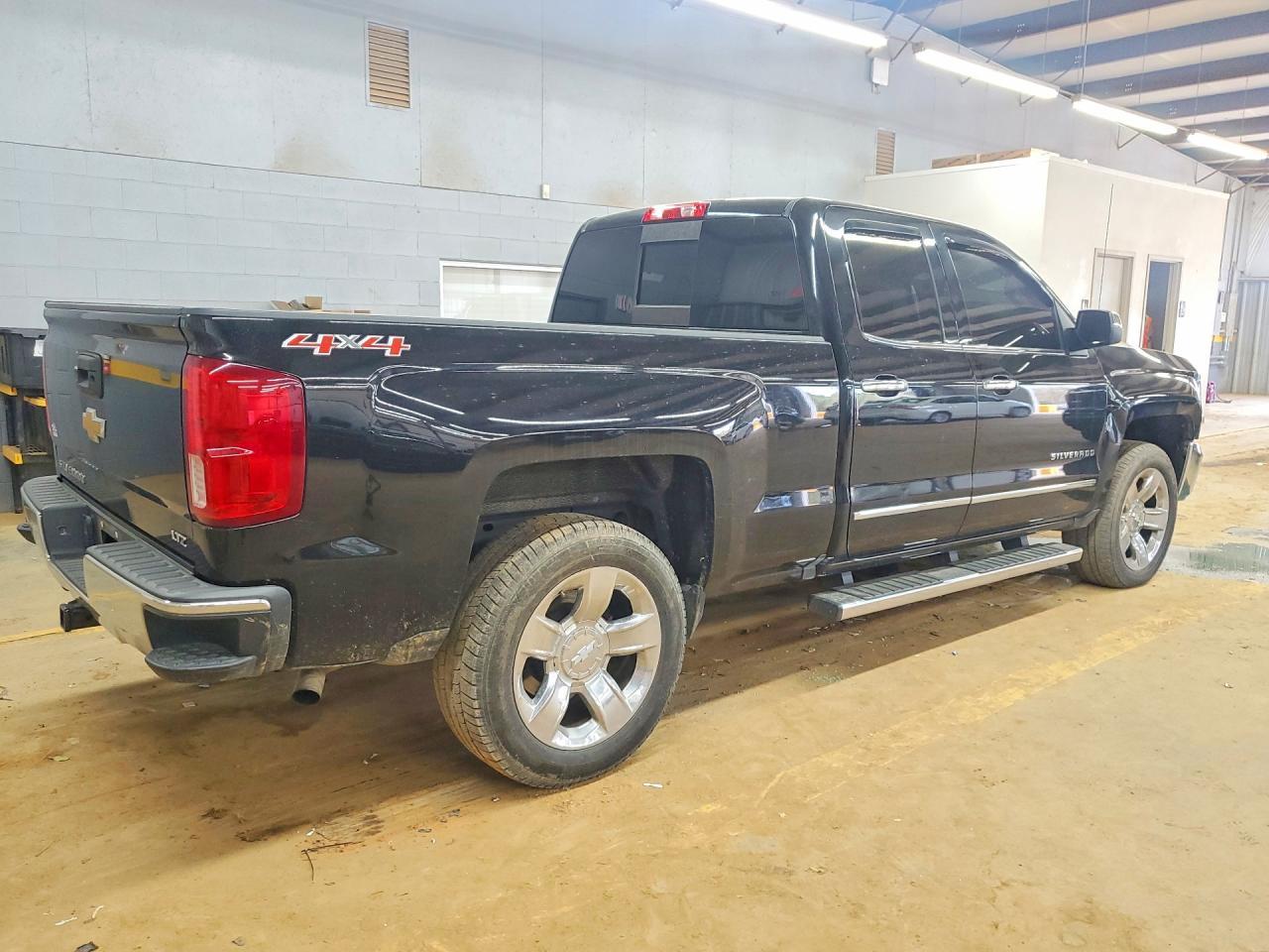 2016 Chev Silverado - Фото 3