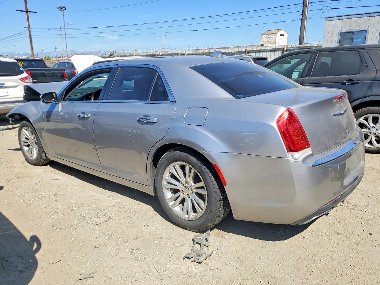 2017 Chrysler 300C - Фото 2