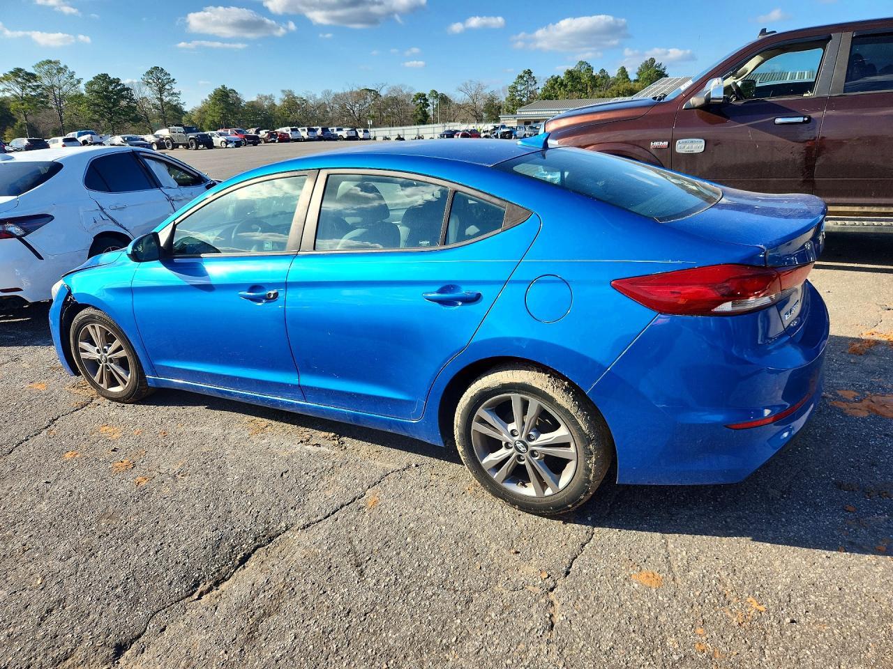 2017 Hyundai Elantra Se - Image 2