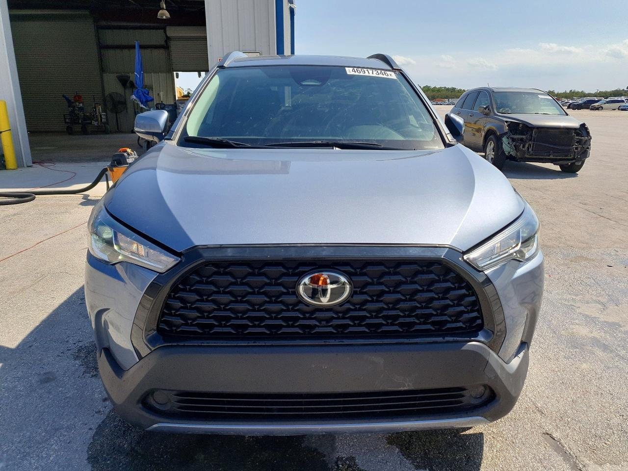 2023 Toyota Corolla Cross Le - Image 5