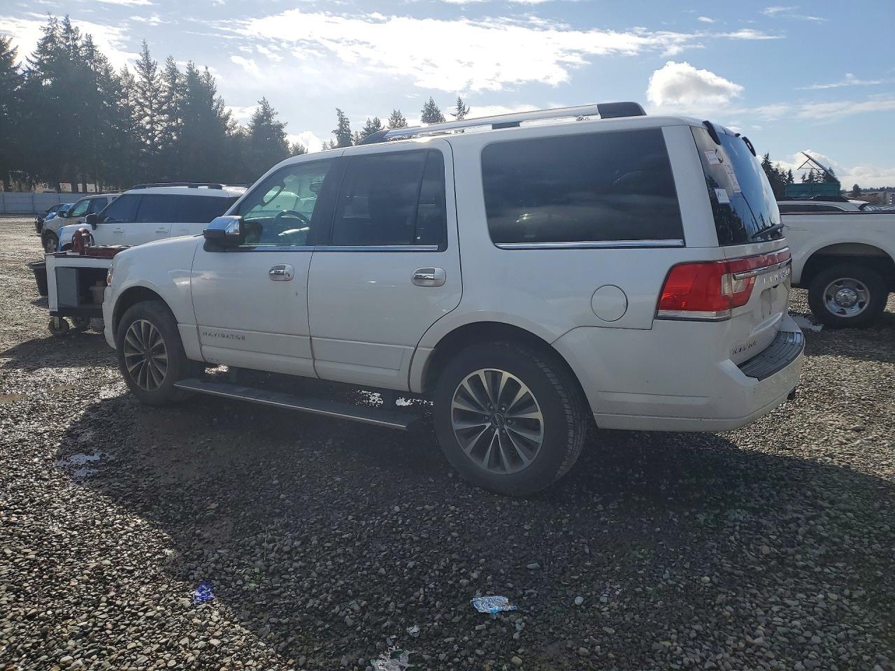 2015 Lincoln Navigator - Фото 2