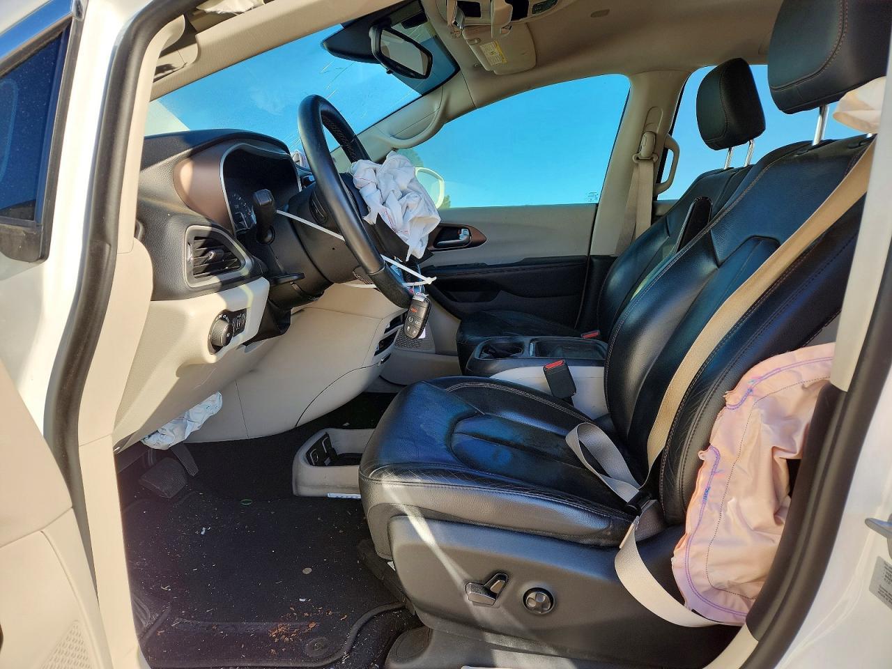 2017 Chrysler Pacifica Touring L - Фото 7