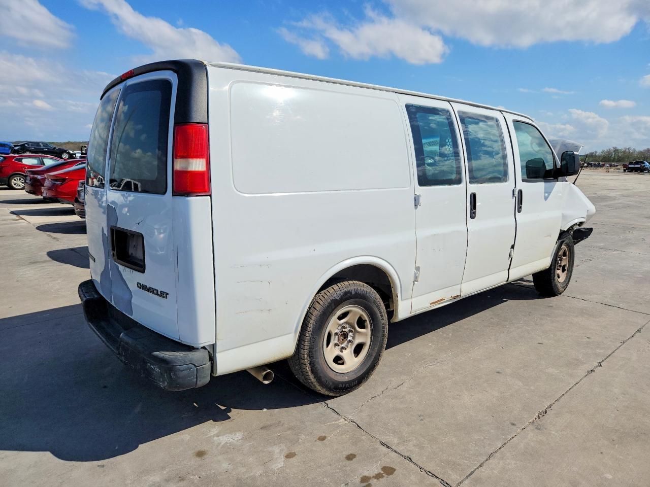 2004 Chevrolet Express 1500 Delivery Van - Фото 3
